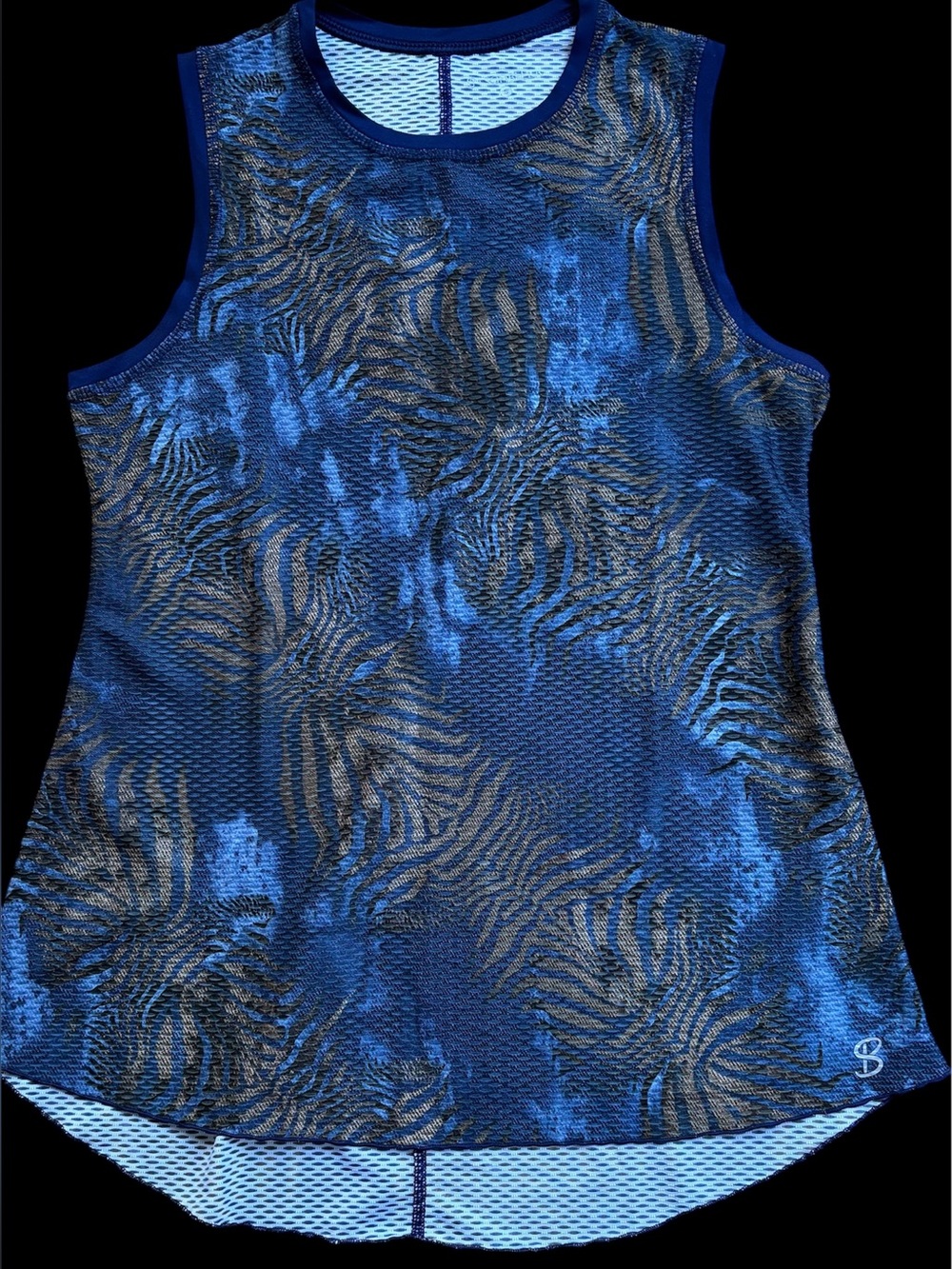 Women's sleeveless sportswear from Sofibella in dark blue and gold